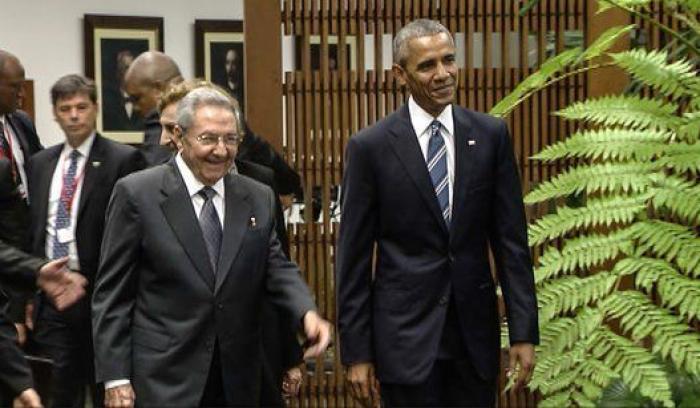 Raúl Castro recibe a Obama en el Palacio de la Revolución en La Habana