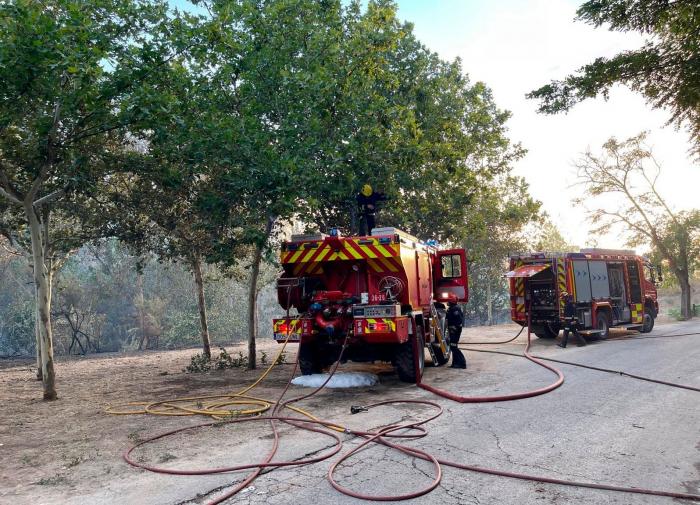 El incendio de Pujerra sigue sin control en medio de una incesante lucha contra las llamas