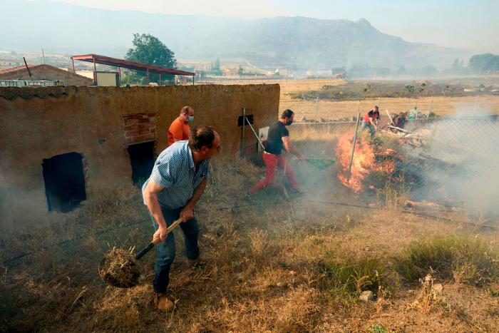 El incendio en Pujerra arrasa más de 2.000 hectáreas y obliga al desalojo de 2.000 personas