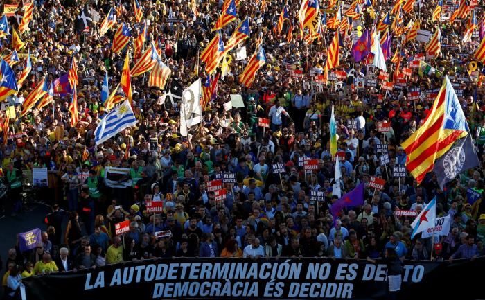 Puigdemont se cachondea por lo que ha visto en TV3 de la manifestación independentista de Cibeles