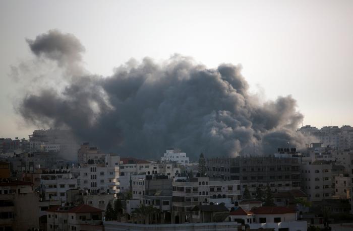 Israel carga contra las marchas en la frontera de Gaza y se tensa el alto el fuego