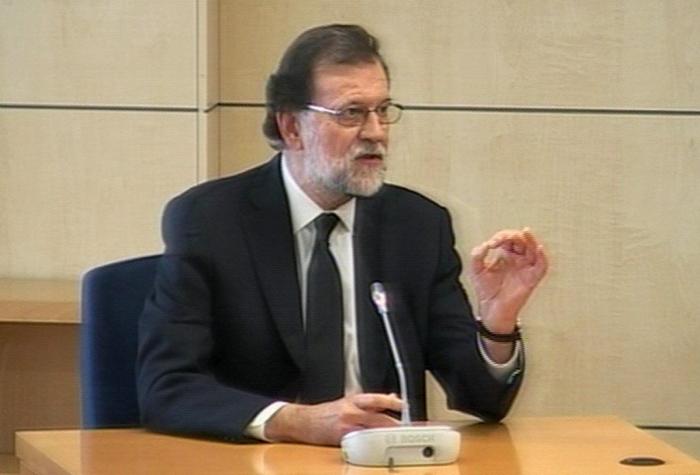 Rajoy y 'Saber y ganar': los más observadores han encontrado el parecido perfecto a esta foto