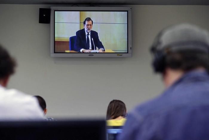 Aznar pide a Rajoy "recuperar" el pacto porque las pensiones no se pueden afrontar con "mayorías precarias"