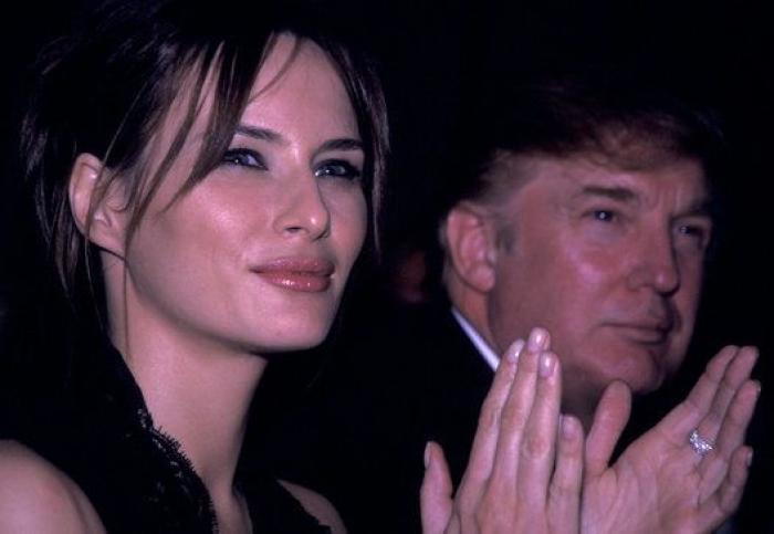 Melania Trump dice que su marido fue "incitado" a hacer comentarios lascivos