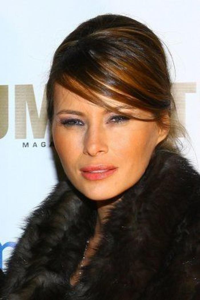 Melania Trump dice que su marido fue "incitado" a hacer comentarios lascivos