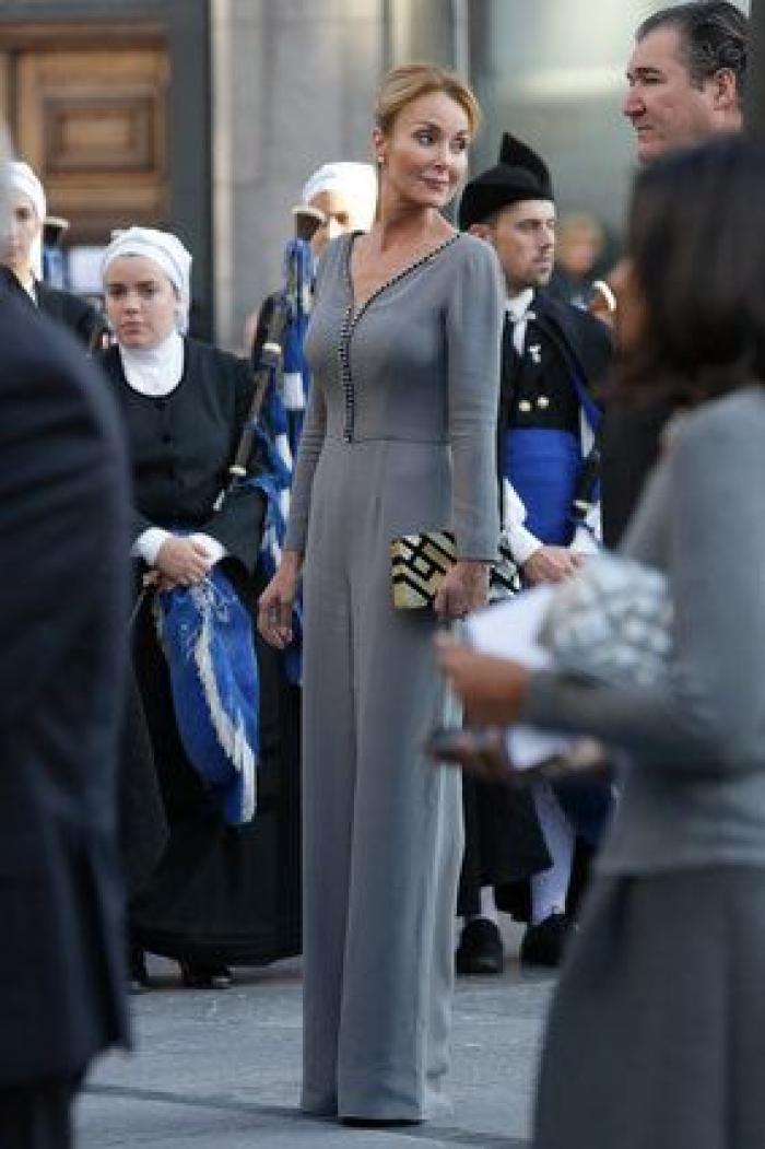 El 'look' de Letizia en los Premios Princesa de Asturias 2016: así vistió la reina