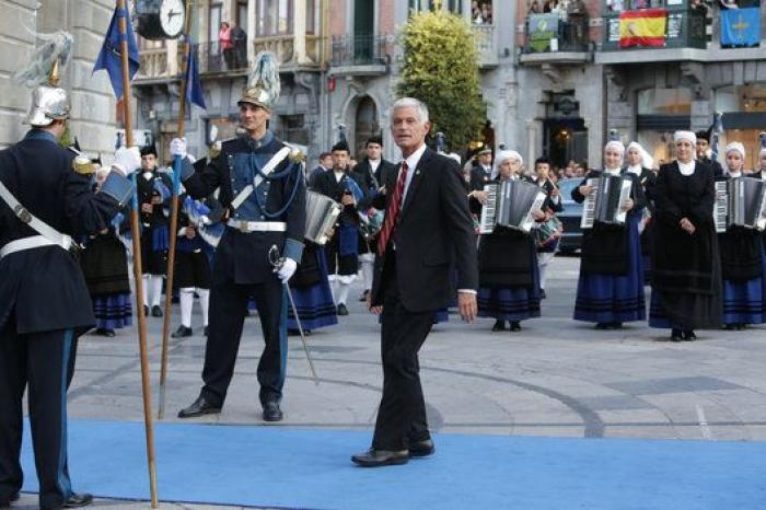 Desfile de invitados en el teatro Campoamor en los premios Princesa de Asturias 2016