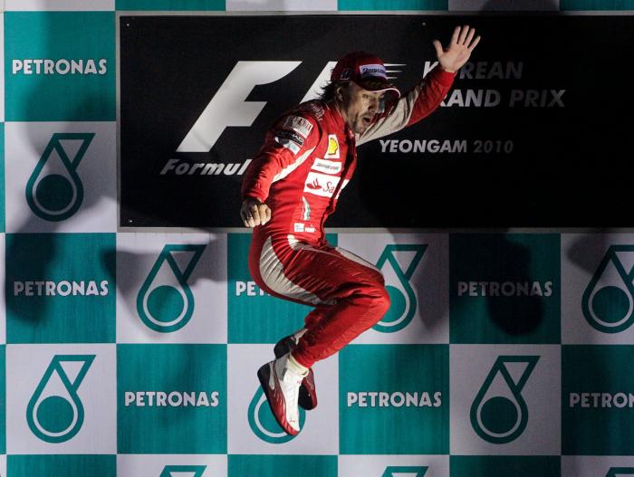 Carlos Sainz consigue la 'pole' y Alonso saldrá tercero en el Gran Premio de Bélgica