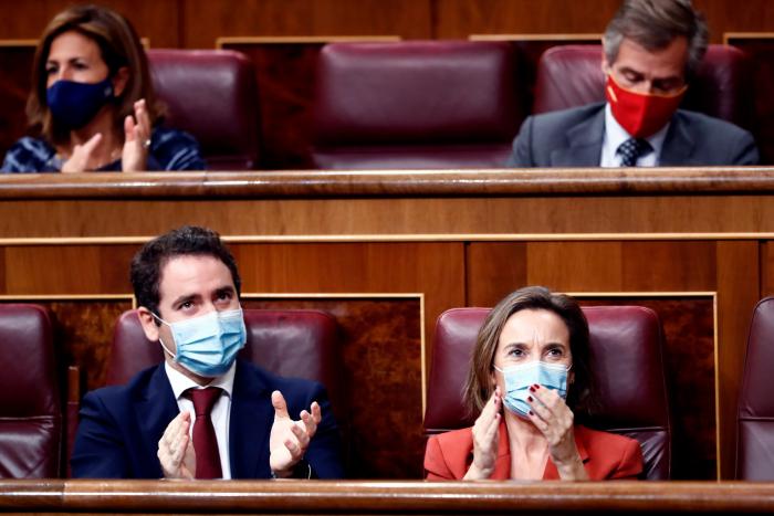 Cs y Vox presionan a Feijóo y piden una moción de censura contra Sánchez para castigarle electoralmente