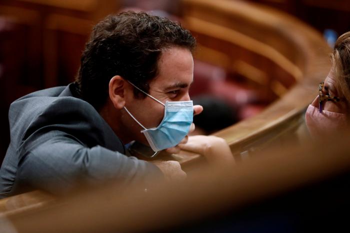 Iglesias: "PP y Cs dieron oxígeno al monstruo y ahora les está devorando"