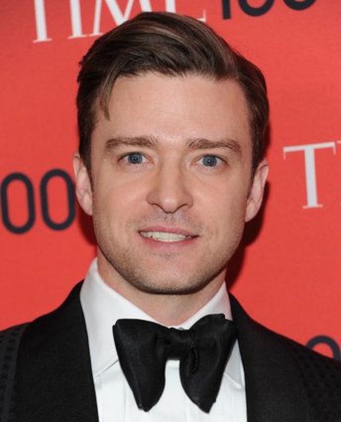 Justin Timberlake infringe la ley por hacerse un selfi votando