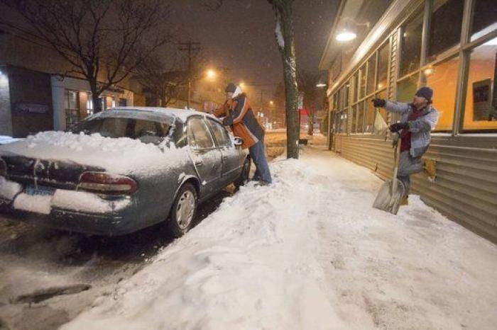 Una tormenta de nieve paraliza Nueva York (FOTOS)