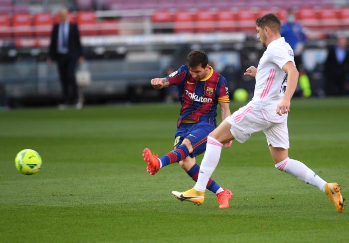Un directivo del Barça, al árbitro tras pitar un penalti al Madrid: "¡Te puedes ir a cagar, Munuera!"