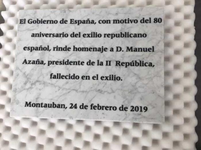 Pedro Sánchez homenajea al exilio español en Francia en la tumba de Manuel Azaña
