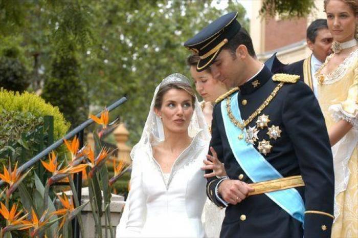 El diseño más famoso de Pertegaz: el vestido de boda de Letizia Ortiz (FOTOS)