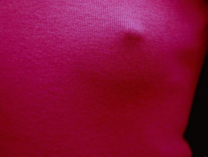 La impactante foto con la que la actriz Rachel McAdams reivindica la lactancia materna