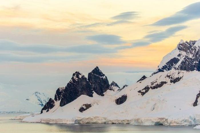 La inquietante belleza de la cara oculta de los icebergs (FOTOS)
