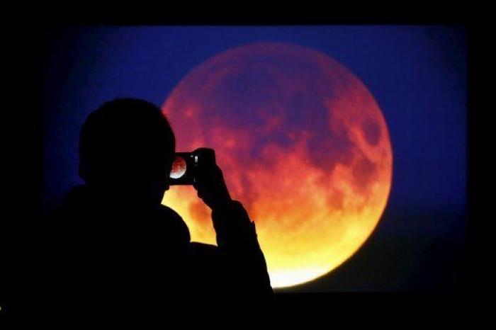 Superluna y eclipse: un fenómeno que no se repetirá hasta 2033 (FOTOS)