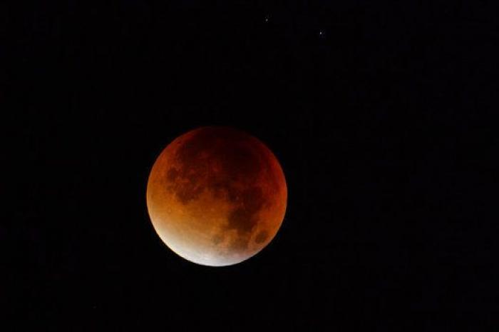 El segundo eclipse lunar del año se verá en España a partir de las 21:10