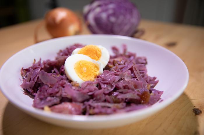 Recetas fáciles: ensalada de alubias con aceitunas y huevo