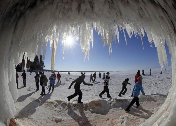 Lago superior de Wisconsin congelado: paisajes de hielo impresionantes (FOTOS)