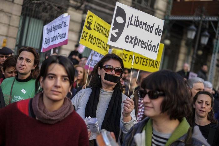 Las mareas ciudadanas toman el centro de Madrid contra las reformas del Gobierno