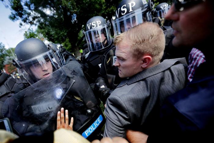 Estado de emergencia en Virginia (EEUU) por los enfrentamientos tras una marcha nazi