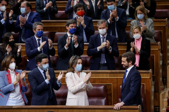 Jaume Asens ve la marcha de Casado del Congreso y la compara con otra muy recordada