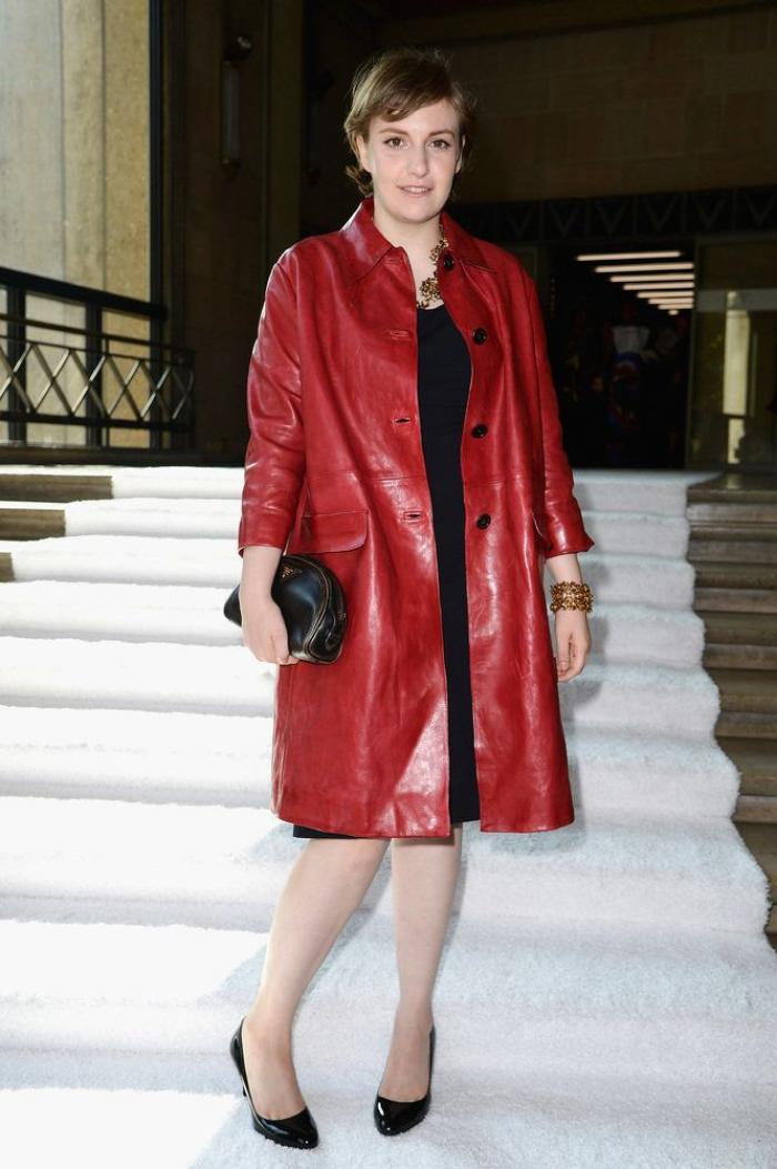 Lena Dunham acalla a quienes critican su estilismo sobre la alfombra roja
