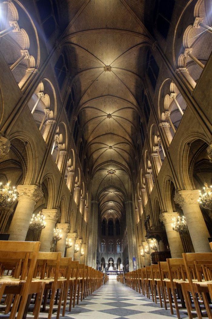 Nueva iluminación en Notre Dame (FOTOS)