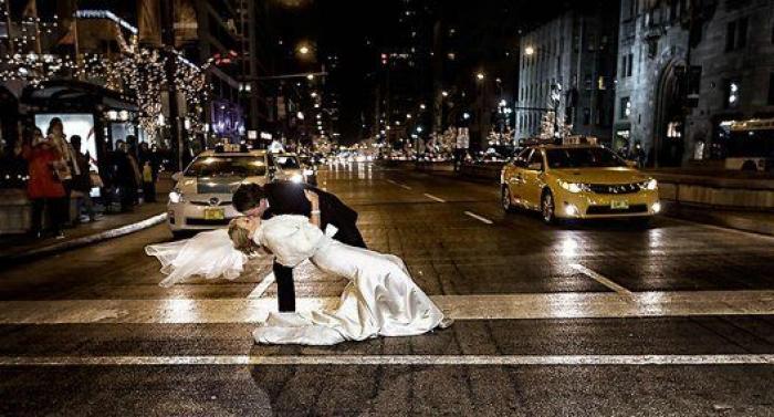 Fotos originales de boda: recién casados, en situaciones de peligro (FOTOS)
