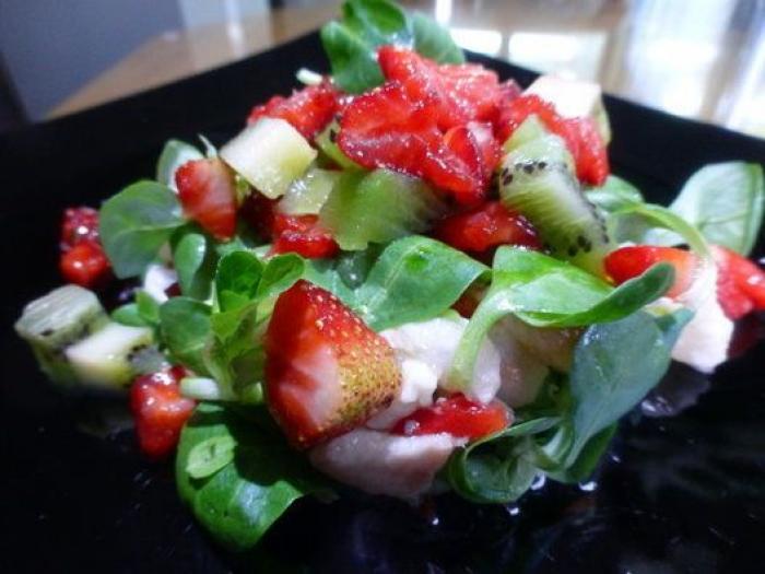 Comer en época de fresas: cómo incorporar esta fruta a tus recetas