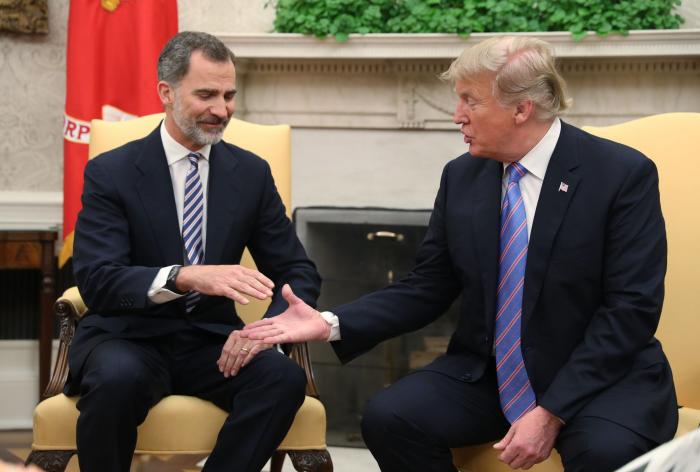 Trump muestra su deseo de ir a España al recibir al rey en la Casa Blanca