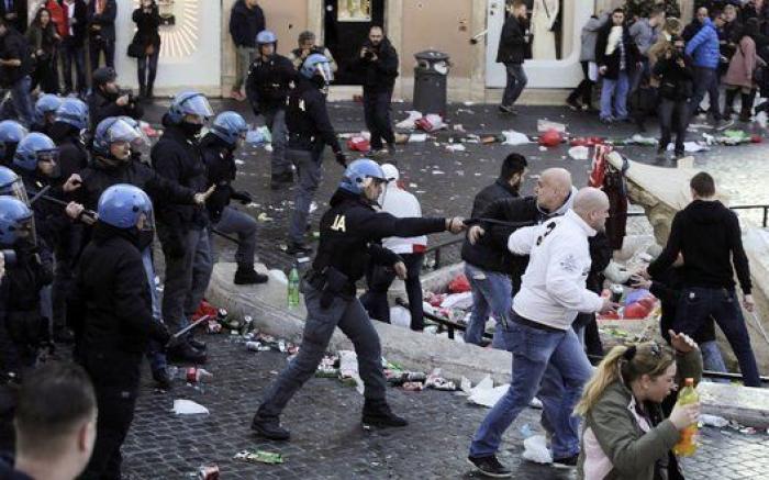 Ultras del Feyenoord destrozan Roma (VÍDEOS, FOTOS)