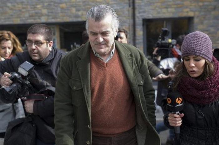 El fiscal pide 5 años de cárcel para Bárcenas y Lapuerta por la caja B del PP y exculpa al partido