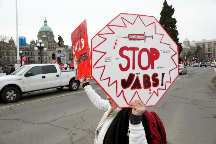 Las protestas de antivacunas en Canadá bloquean el principal cruce fronterizo con EEUU