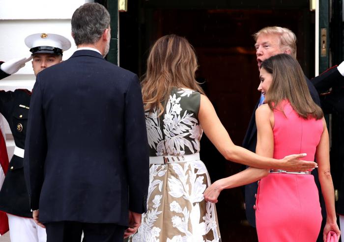 La reina Letizia, con un vestido idéntico a uno de Melania para el encuentro con los Trump
