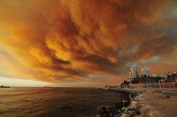 Las impresionantes imágenes del incendio de Valparaíso, en Chile (FOTOS)
