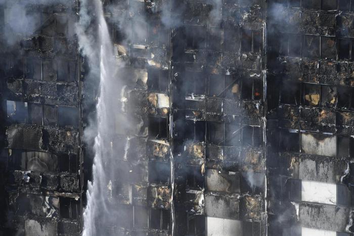 El número total de víctimas del incendio de la torre de Londres no se conocerá este año