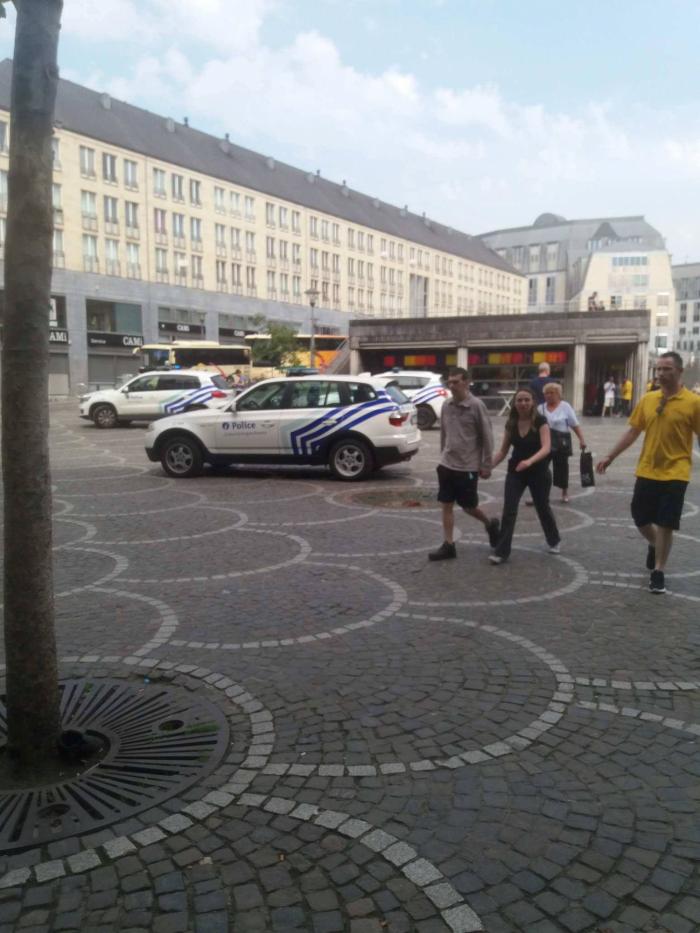 Abatido un hombre tras matar a dos policías y un transeúnte en Lieja