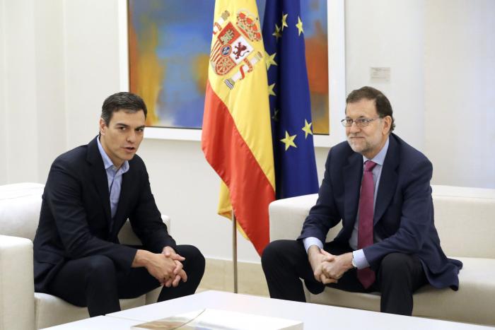 Rajoy y Sánchez coinciden de manera "sustancial" en su rechazo al "inaceptable" referéndum catalán