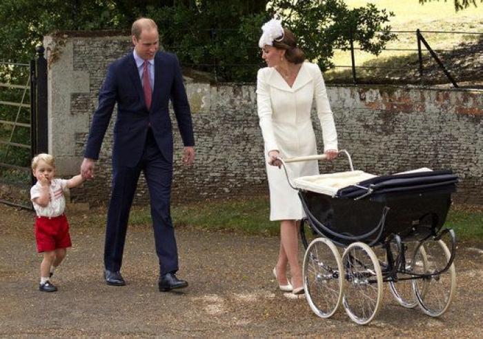 Los duques de Cambridge publican una foto de su hija Carlota, al cumplir dos años