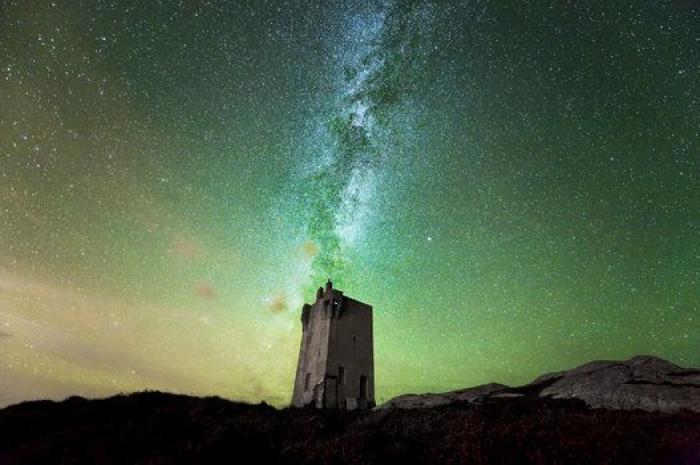 Viendo estas fotos, la lucha por ganar el Astronomy Photographer of the Year 2015 va estar MUY reñida