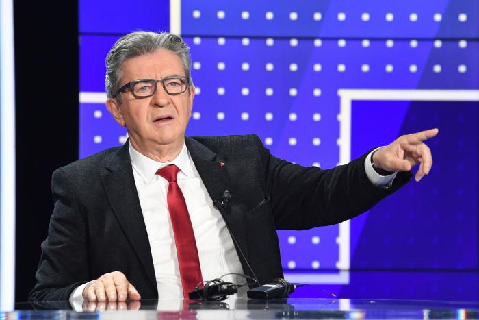 Mélenchon proclama que el partido de Macron ha sido "batido y derrotado"