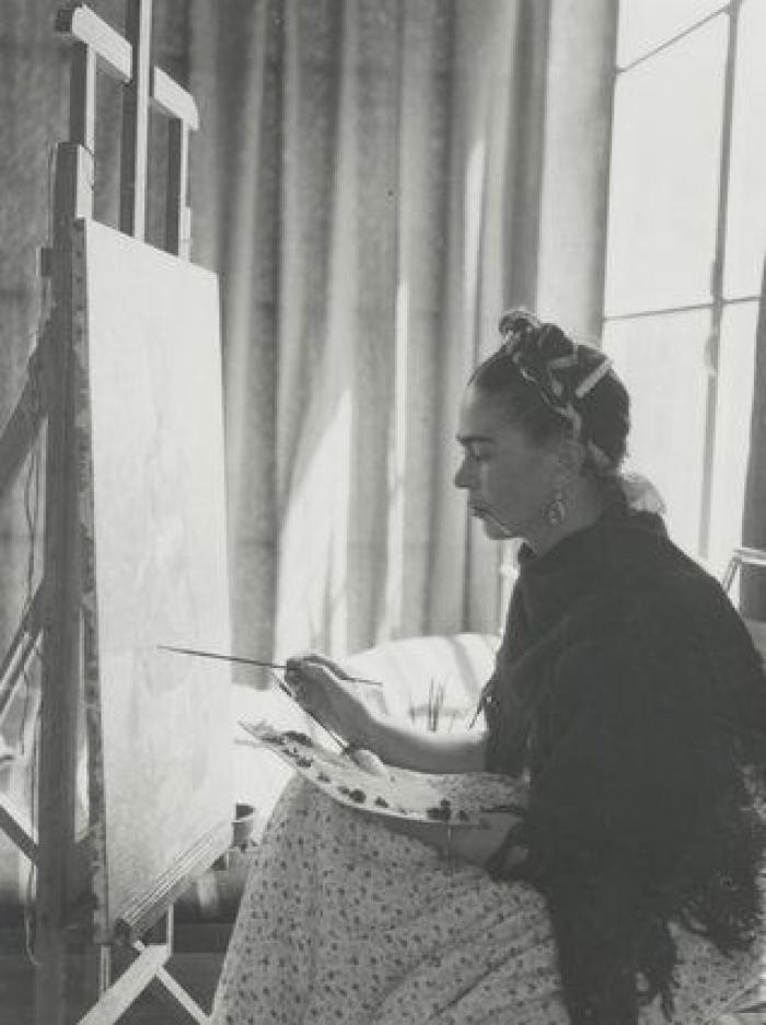 Estas 10 fotografías captan a la perfección la cautivadora belleza de Frida Kahlo