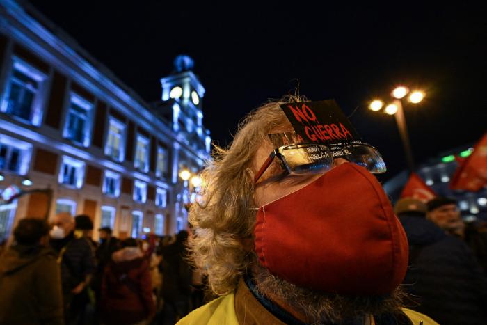 Un millar de personas clama en Madrid contra la guerra en Ucrania