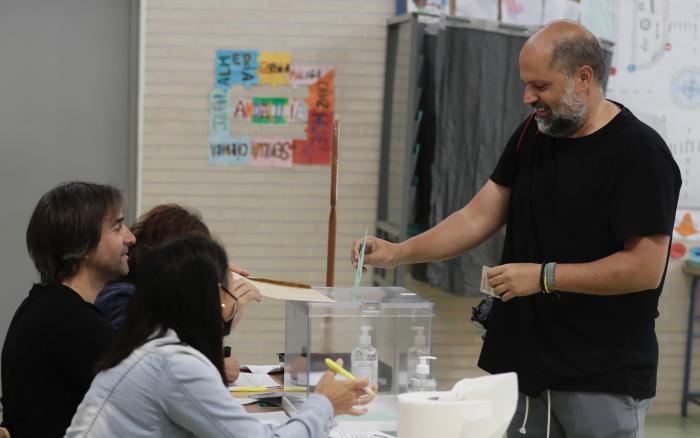 La participación en las elecciones andaluzas a las 18.00 horas cae más de dos puntos con respecto a 2018