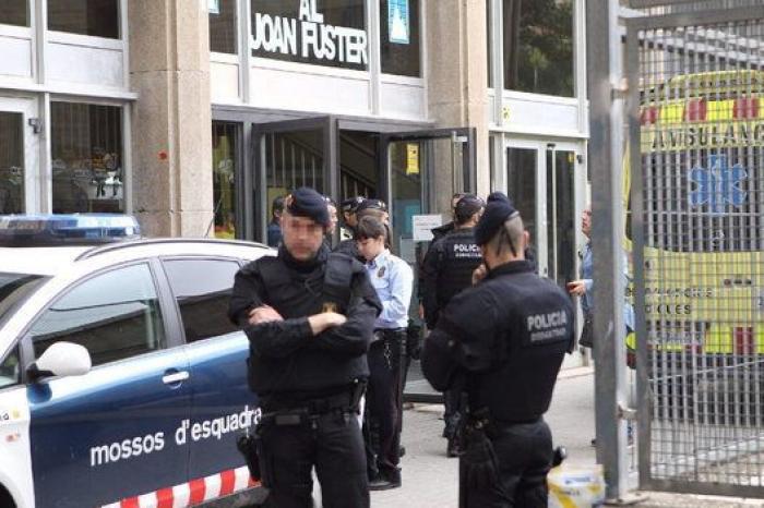 Un alumno mata a un profesor con un machete en el instituto Joan Fuster de Barcelona