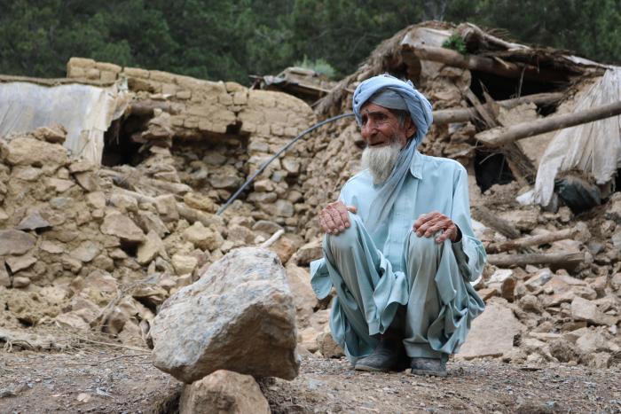 La lluvia entorpece la búsqueda de supervivientes en Afganistán, mientras aumentan los muertos