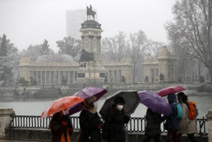 La Comunidad de Madrid retrasa la vuelta a los colegios hasta el miércoles